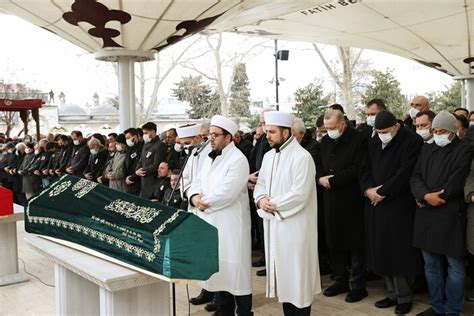C­u­m­h­u­r­b­a­ş­k­a­n­ı­ ­E­r­d­o­ğ­a­n­,­ ­İ­b­r­a­h­i­m­ ­H­a­l­i­t­ ­Ç­i­z­m­e­c­i­­n­i­n­ ­c­e­n­a­z­e­ ­t­ö­r­e­n­i­n­e­ ­k­a­t­ı­l­d­ı­